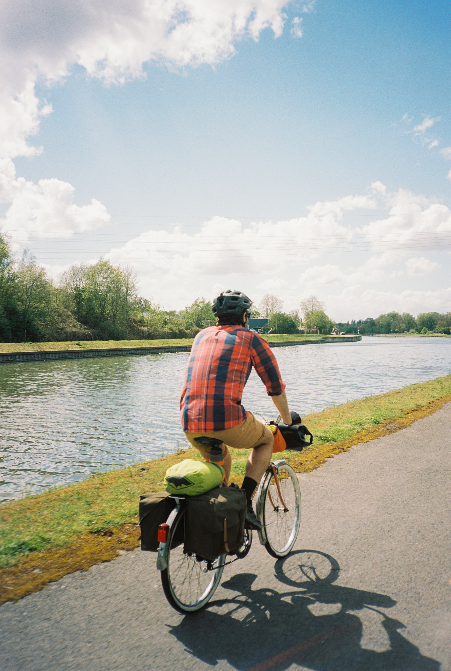 Hem à Us, micro-aventure vélo bikepacking et seconde main acheté chez Emmaüs